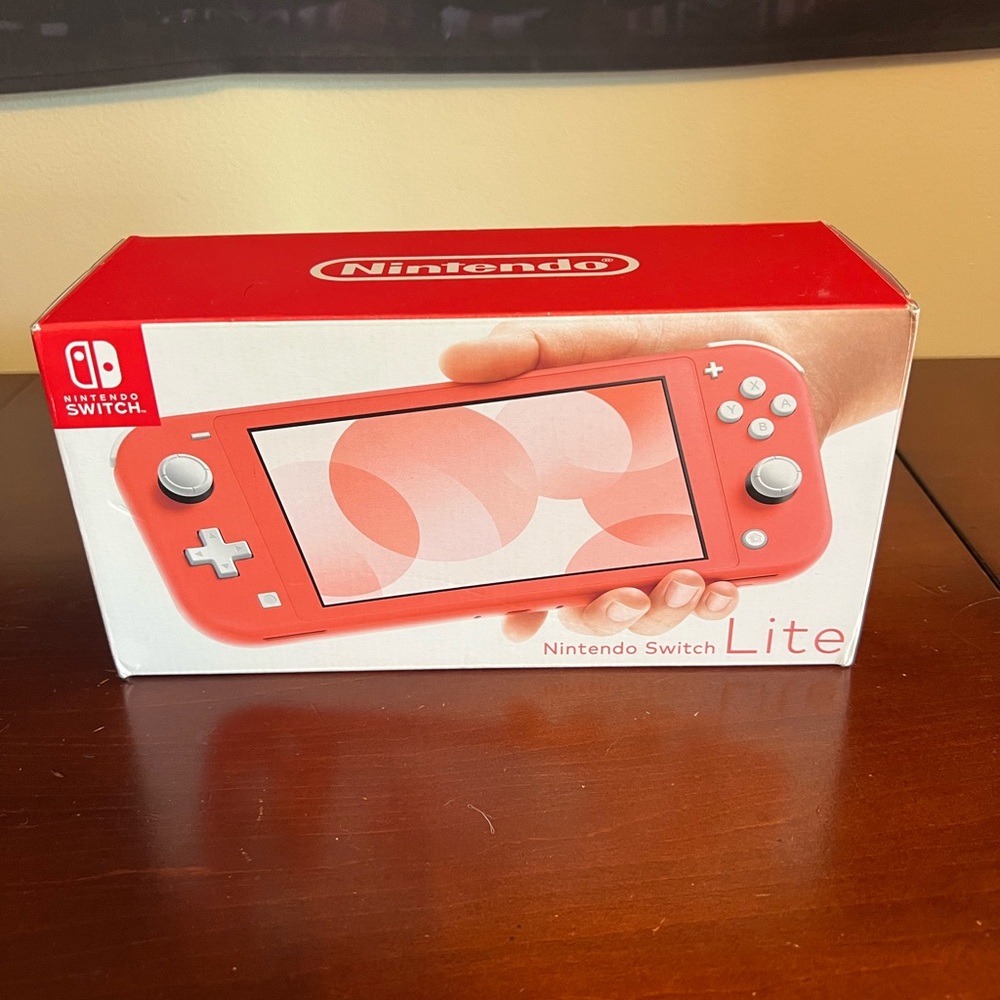 Nintendo Switch Lite Coral